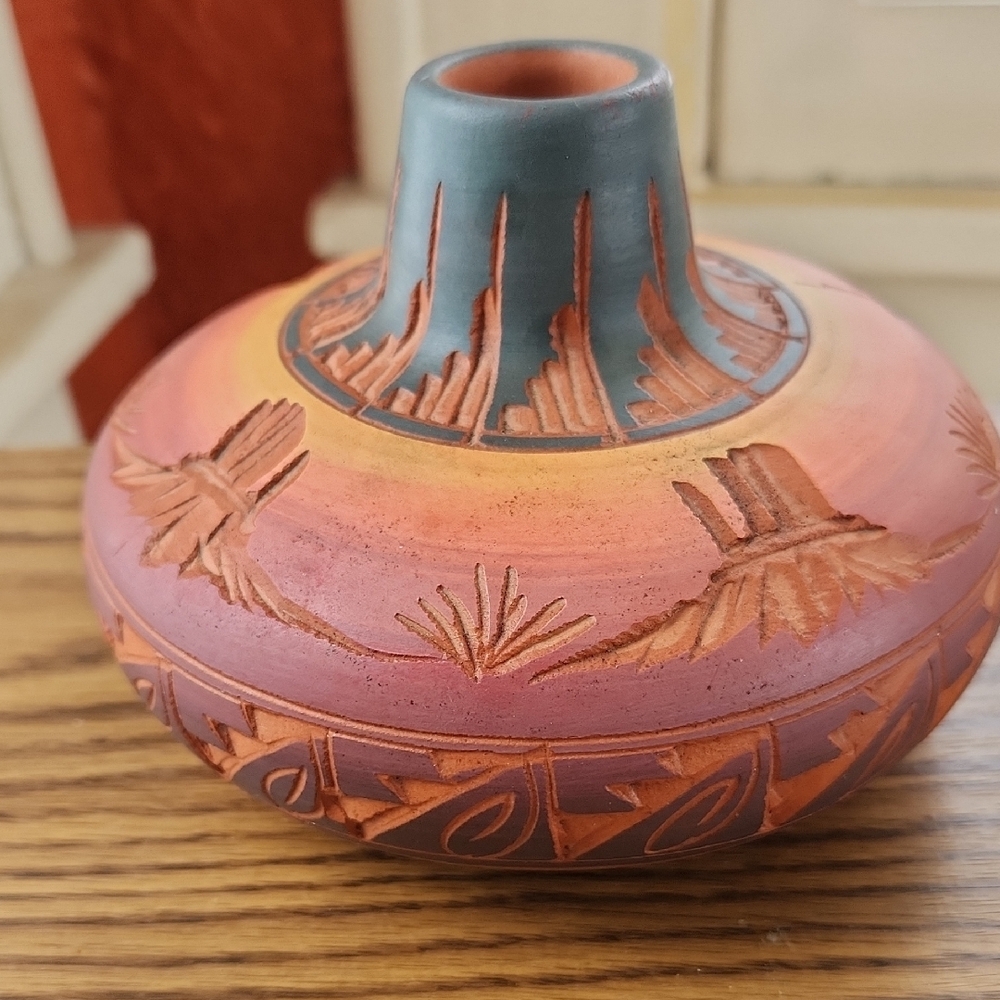 Native American Pottery - Picture 2 of 4